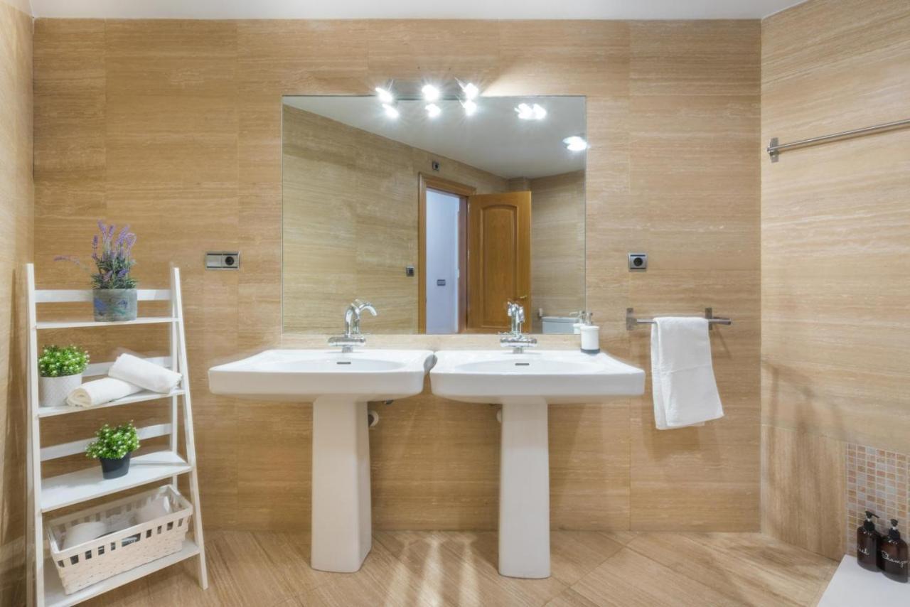 Apartamento Moderno Calle Larios Málaga Kültér fotó
